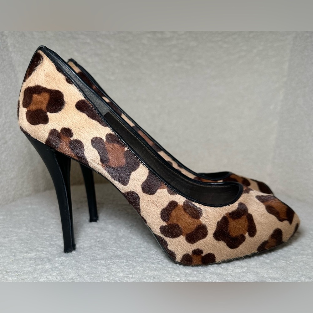 Stuart Weitzman Leopard print calf‎ hair high heel pumps peep toe brown tan 8.5